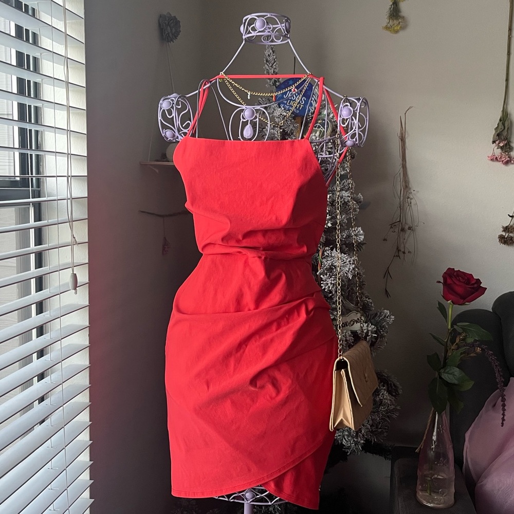 Coral backless bodycon dress